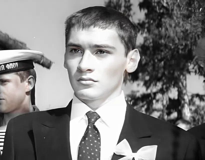 Владимир Тихонов.