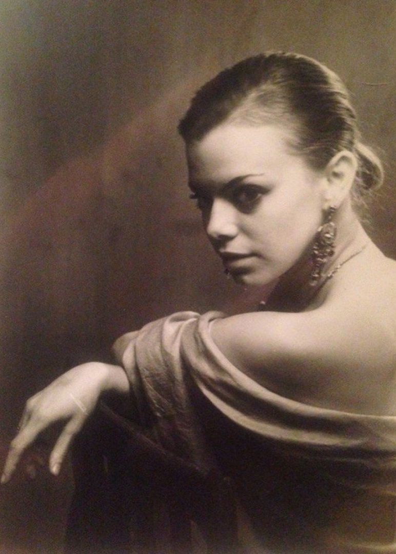 Яна Поплавская в юности.