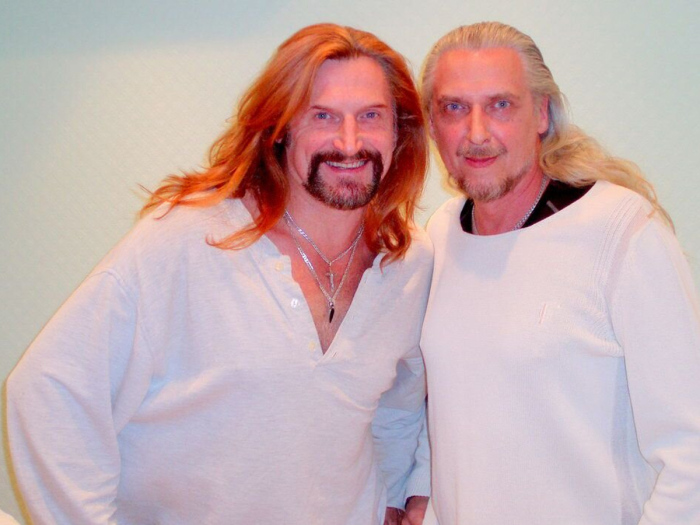 Никита Джигурда с братом.