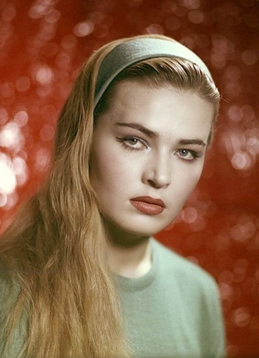 Людмила Чурсина.