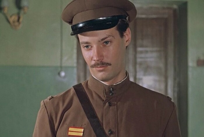 Владимир Конкин в роли Шарапова. Владимир Конкин в роли Шарапова.