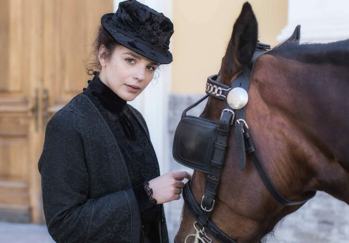 Ксения Лукьянчикова в сериале «Крылья империи».