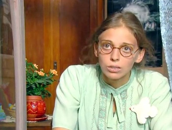 Нелли Уварова в роли Кати Пушкарёвой. Нелли Уварова в роли Кати Пушкарёвой.