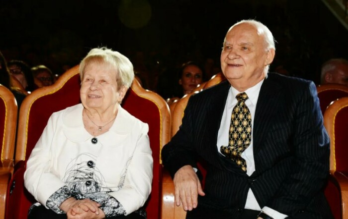 Александра Пахмутова и Николай Добронравов. Александра Пахмутова и Николай Добронравов.