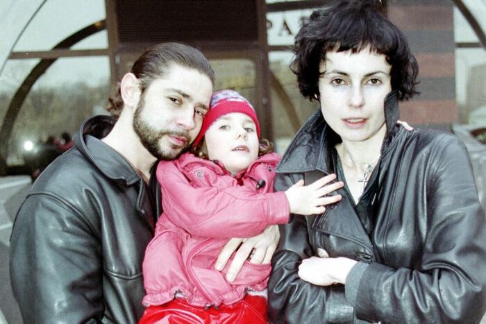 Валерий Николаев и Ирина Апексимова с дочерью. Валерий Николаев и Ирина Апексимова с дочерью.
