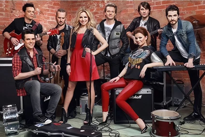 Инна Маликова и группа «Новые Самоцветы».