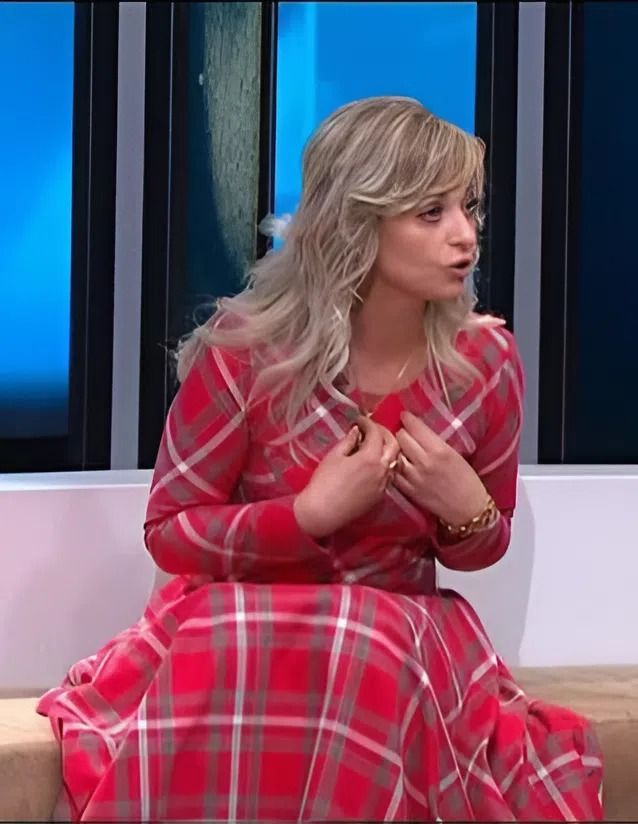 Юлия Салтовец во время одной из телепрограмм. Юлия Салтовец во время одной из телепрограмм.