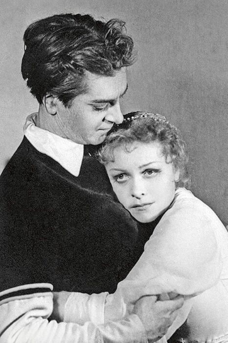 Юрий Любимов и Людмила Целиковская.