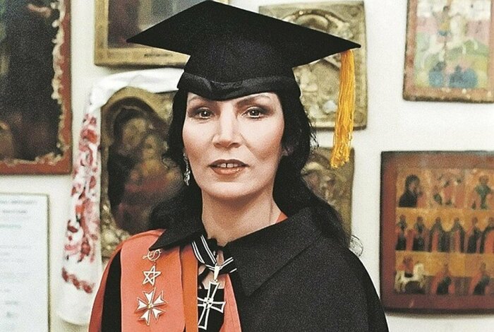 Джуна Давиташвили. Джуна Давиташвили.