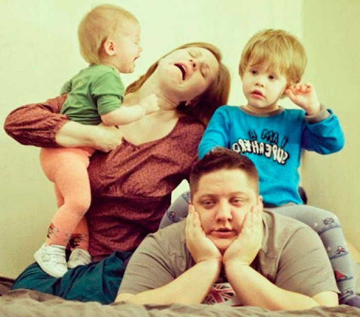 Роман Попов с женой и детьми. Роман Попов с женой и детьми.