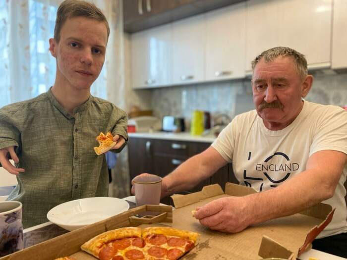 Роман Акулов с отцом. Роман Акулов с отцом.