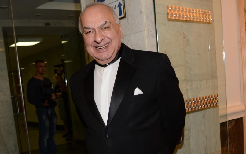 Левон Оганезов. Левон Оганезов.