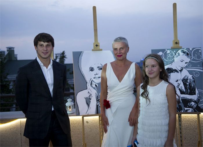 Лилия Рах с детьми.