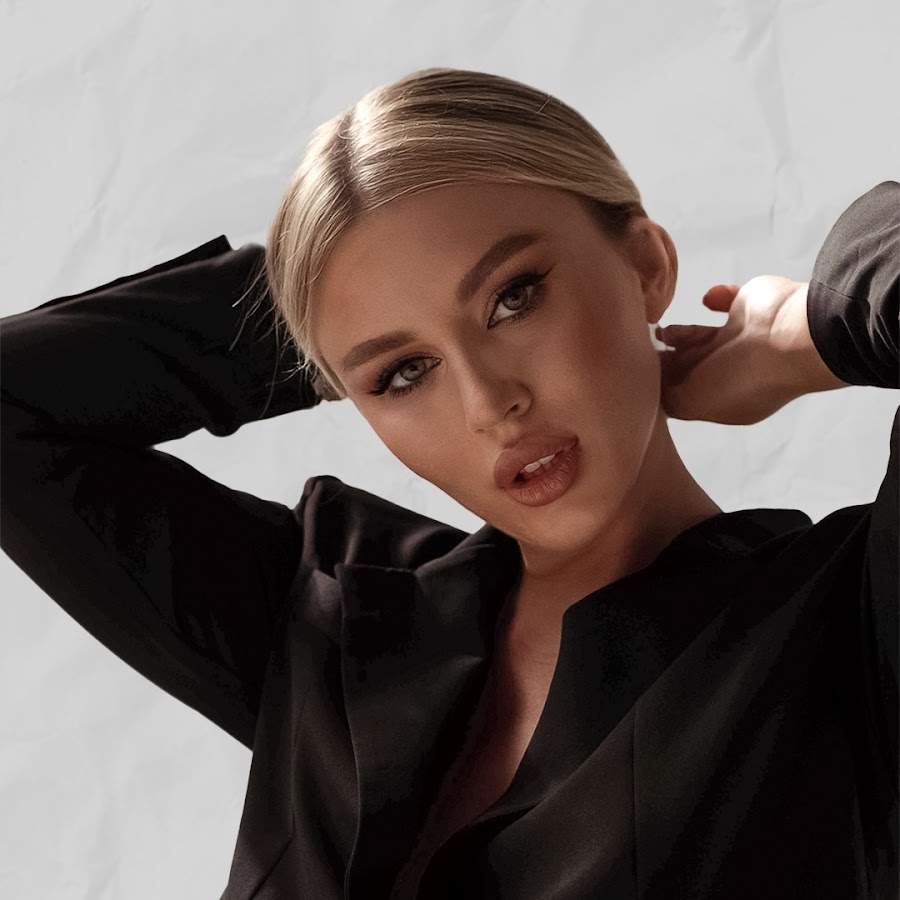 Яна Левенцева. Яна Левенцева.