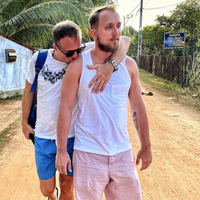 Владимир Мишуков со старшим сыном Евгением. Владимир Мишуков со старшим сыном Евгением.