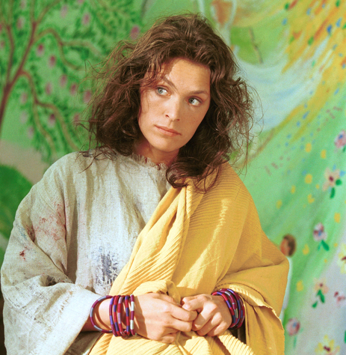 Марина Могилевская в фильме «Когда её совсем не ждёшь».