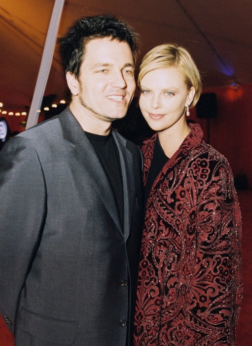 Шарлиз Терон и Стивен Дженкинс.