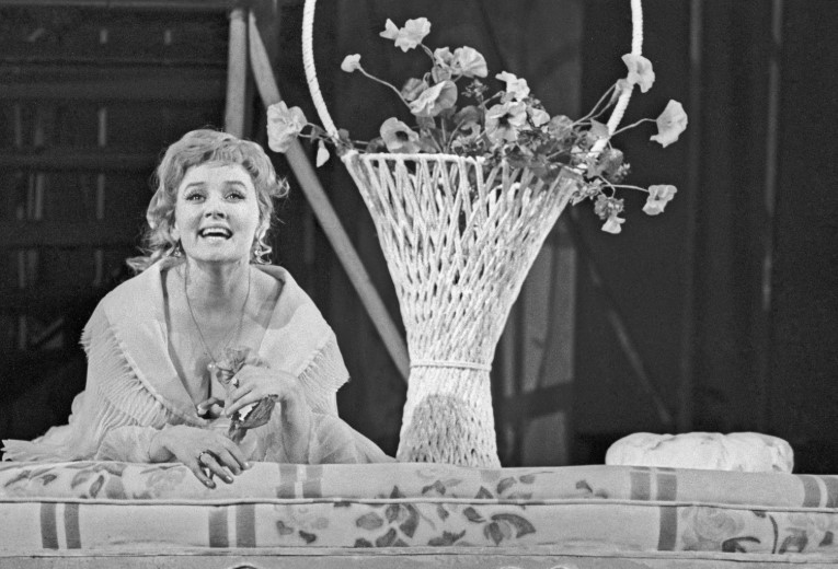 Вера Алентова.