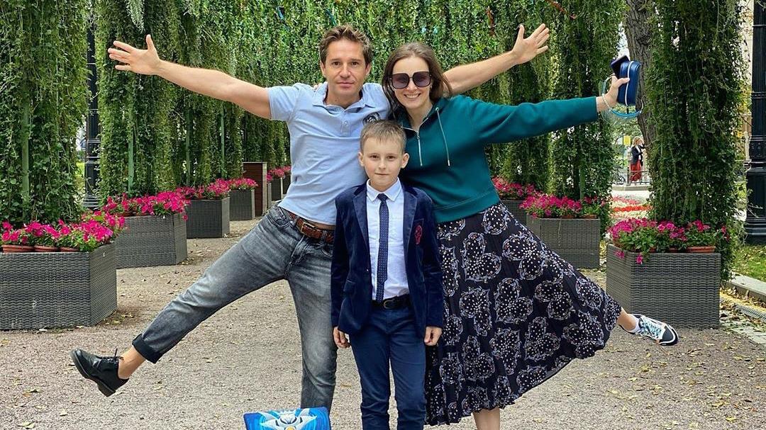 Анна Тараторкина и Александр Ратников с сыном. Анна Тараторкина и Александр Ратников с сыном.