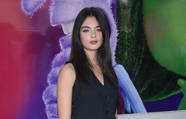 Дева Кассель.