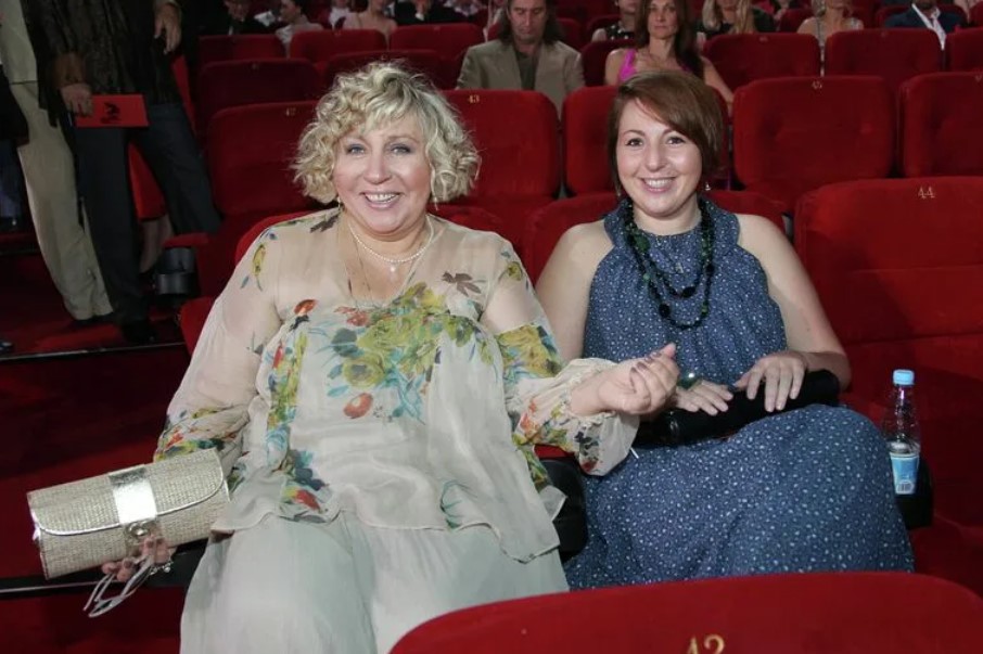 Анастасия Голуб с мамой. Анастасия Голуб с мамой.