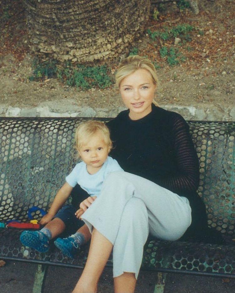 Инна Маликова с сыном.