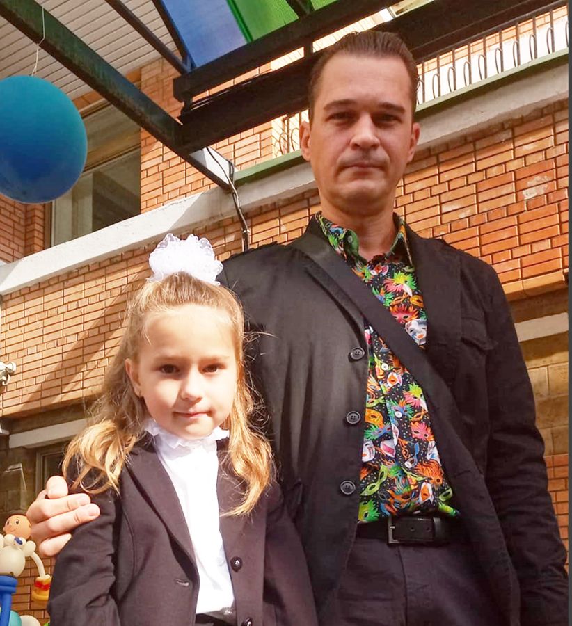 Илья Оболонков с дочерью.