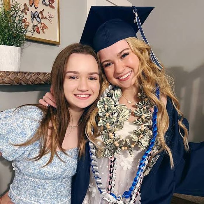 Хлоя и Лили Клем.