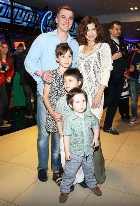 Екатерина Климова и Игорь Петренко с детьми. Екатерина Климова и Игорь Петренко с детьми.