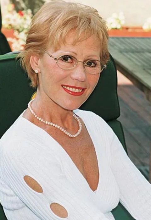 Лариса Мондрус. Лариса Мондрус.