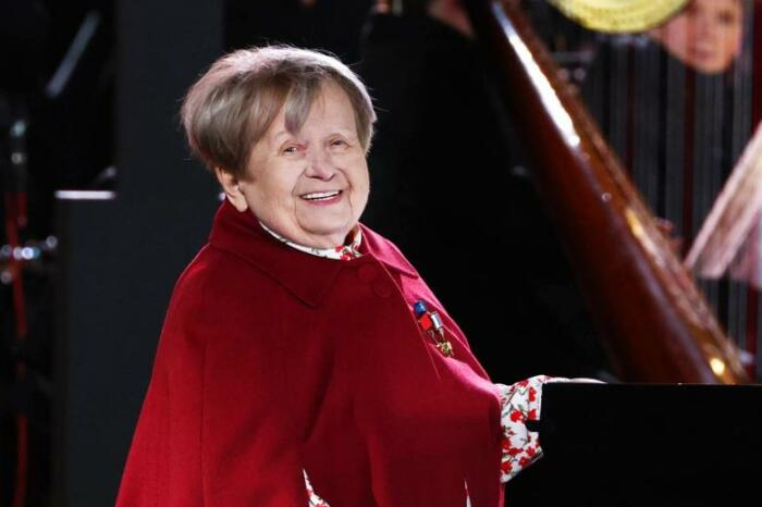 Александра Пахмутова. Александра Пахмутова.