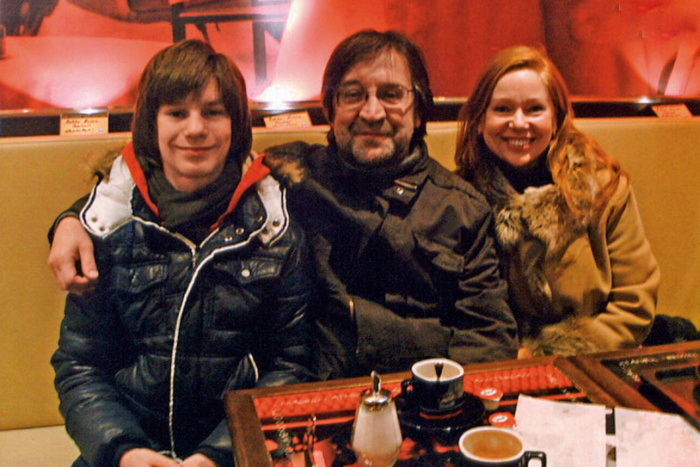 Сарьяна Полтева и Юрий Шевчук с сыном.