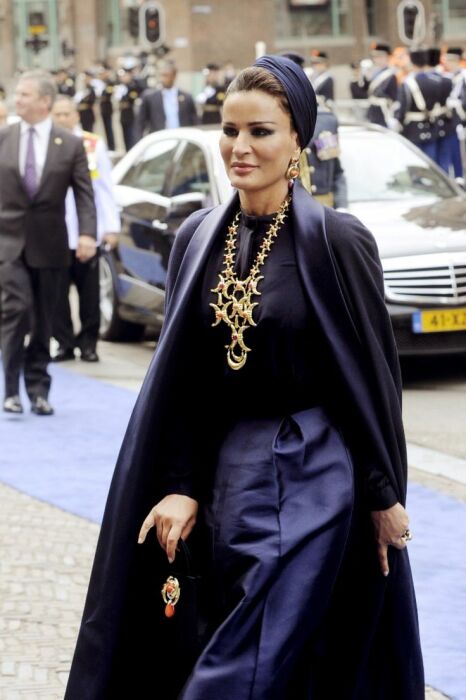 Моза бинт Насер аль-Миснед. Моза бинт Насер аль-Миснед.