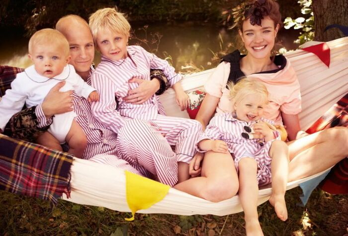 Наталья Водянова и Джастин Портман с детьми. Наталья Водянова и Джастин Портман с детьми.