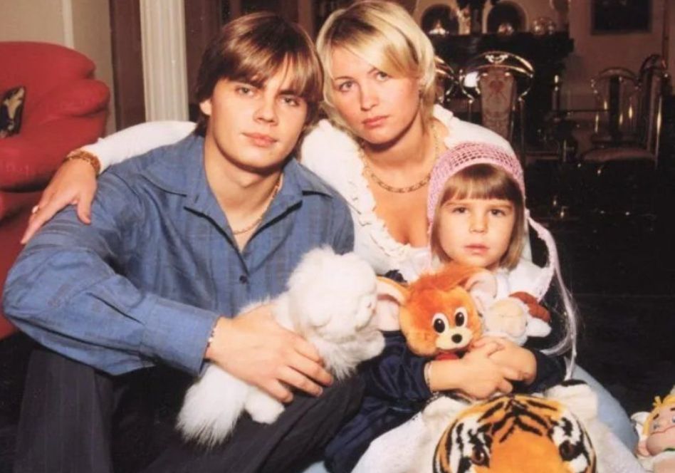 Сергей и Екатерина Боярские с дочерью. Сергей и Екатерина Боярские с дочерью.