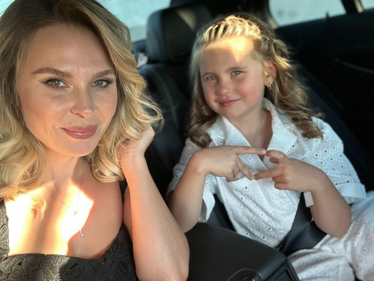 Пелагея с дочерью.