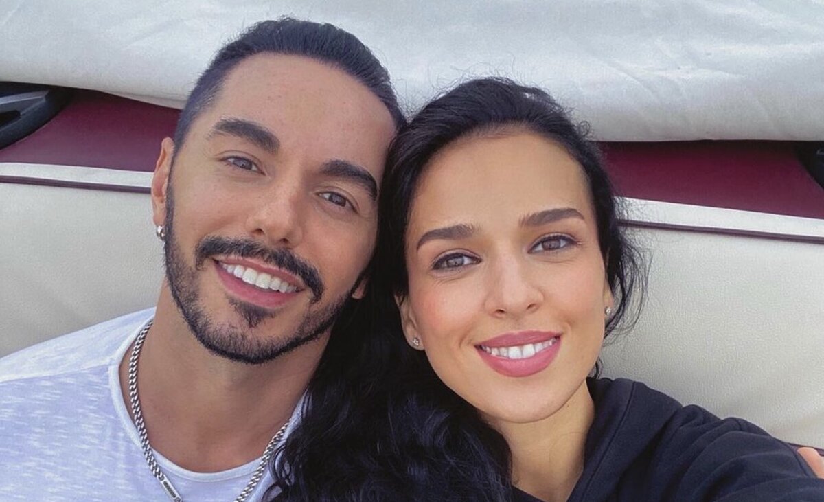 Тимур Родригез и Анна Девочкина. Тимур Родригез и Анна Девочкина.