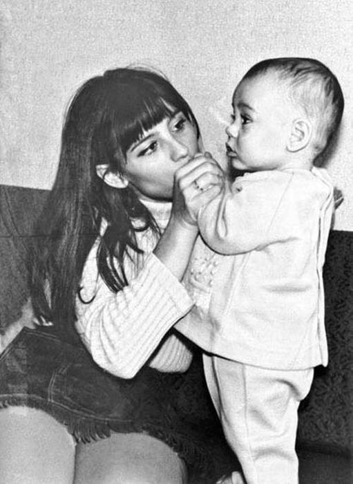 Наталья Варлей с восьмимесячным сыном Василием.