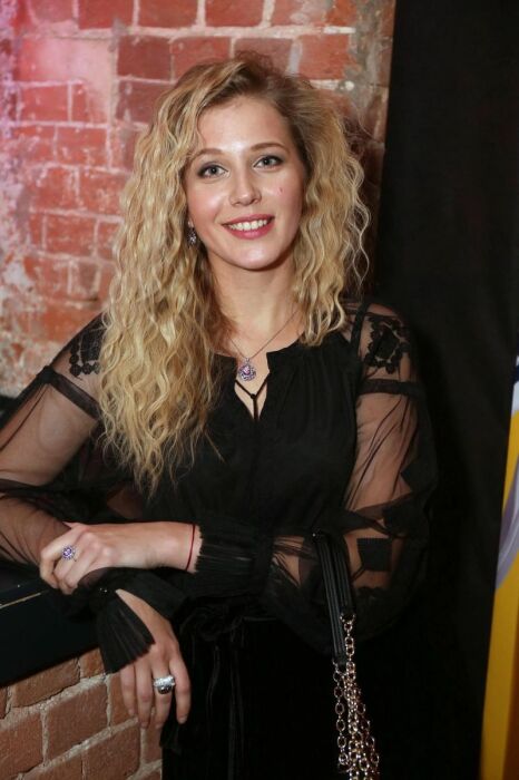 Карина Андоленко.