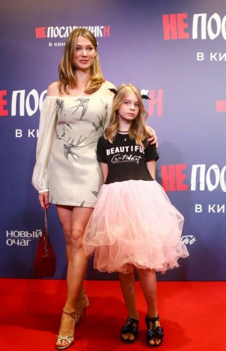 Александра Никифорова с дочерью Анной. Александра Никифорова с дочерью Анной.