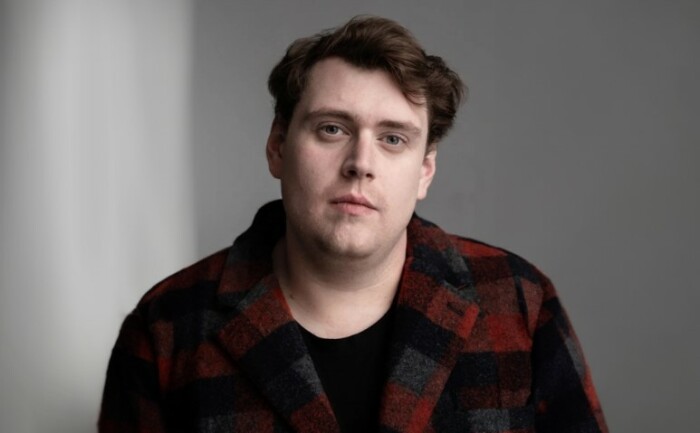 Дэниел Барнс.