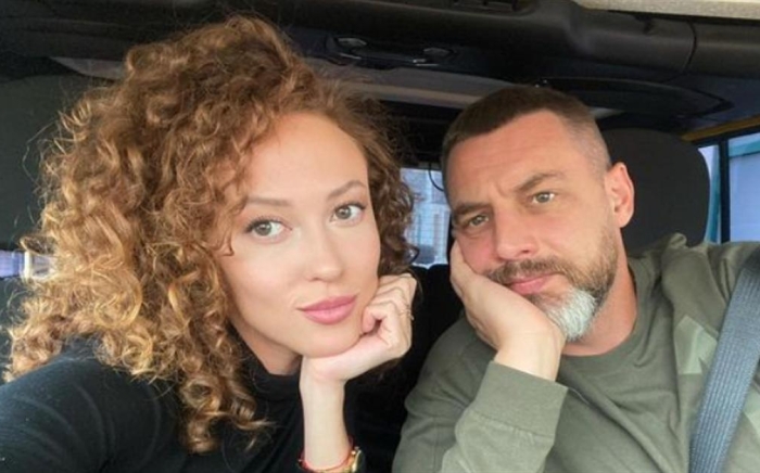 Антон Батырев и Анна Савельева. / Фото: starhit.ru Антон Батырев и Анна Савельева. / Фото: starhit.ru