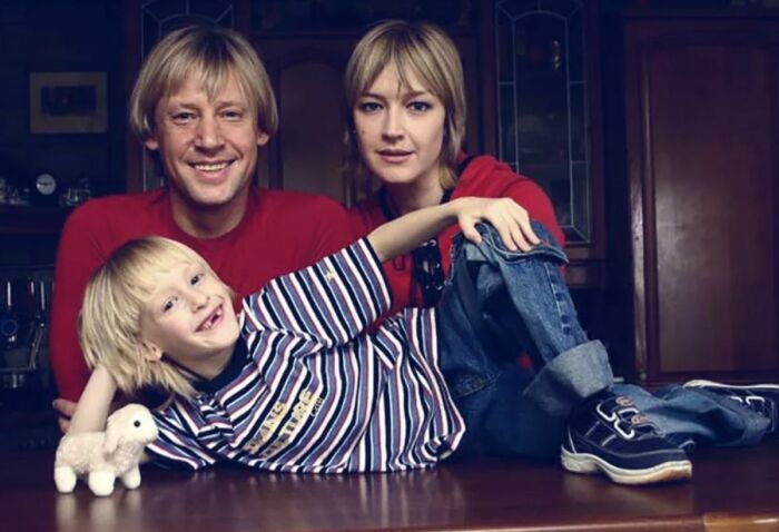 Дмитрий Харатьян и Марина Майко с сыном. Дмитрий Харатьян и Марина Майко с сыном.