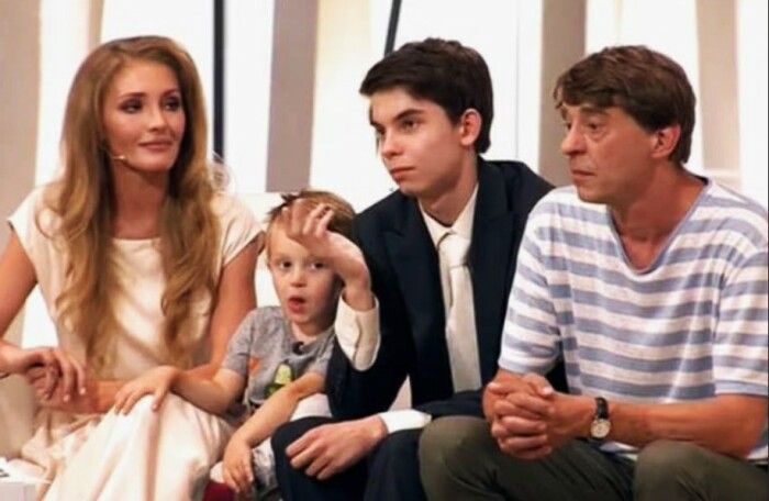 Анна Казючиц и Егор Грамматиков с сыновьями.