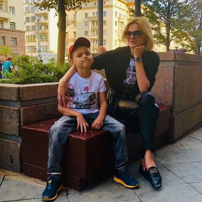 Ирина Круг с сыном Андреем. Ирина Круг с сыном Андреем.