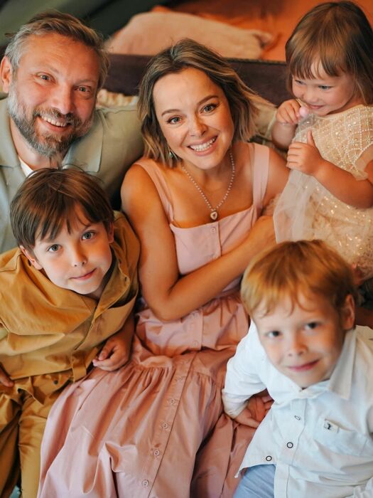 Наталья Медведева и Александр Коптель с детьми.