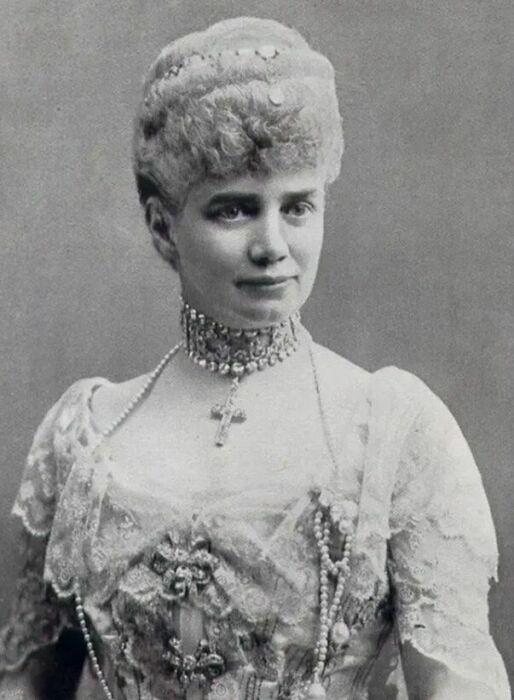 Тира Датская в бриллиантовом чокере. Тира Датская в бриллиантовом чокере.