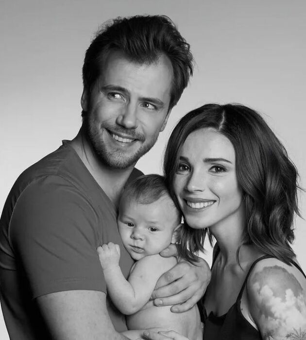 Иван Жидков и Лилия Соловьева с сыном. Иван Жидков и Лилия Соловьева с сыном.