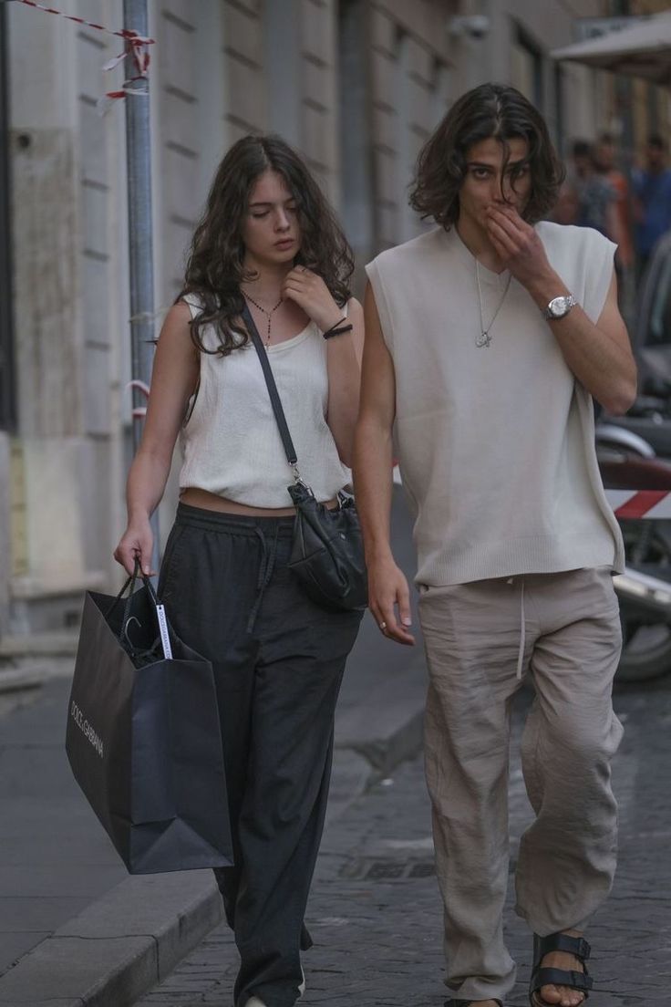 Дева Кассель и Лука Саландра.