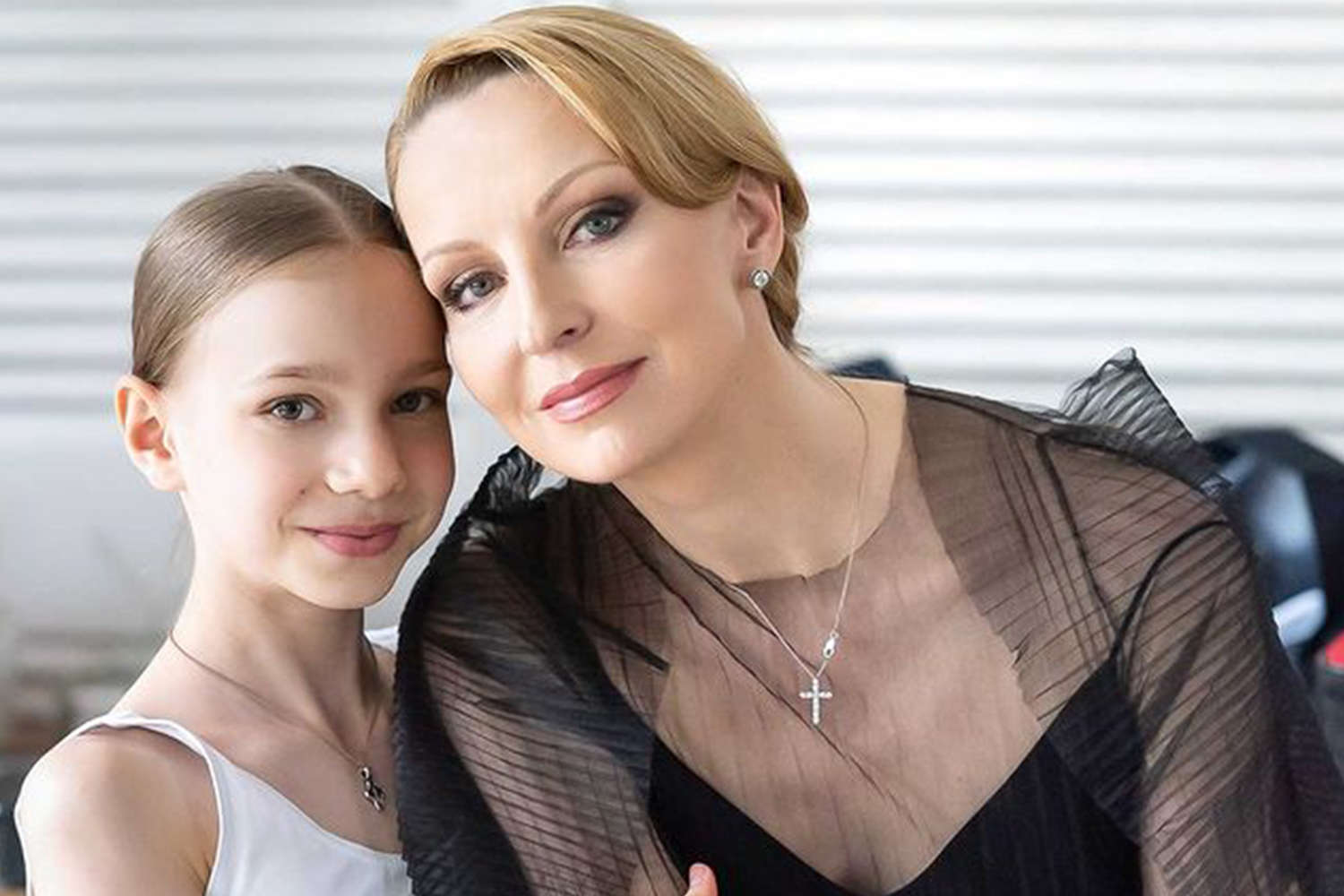 Илзе Лиепа с дочерью.